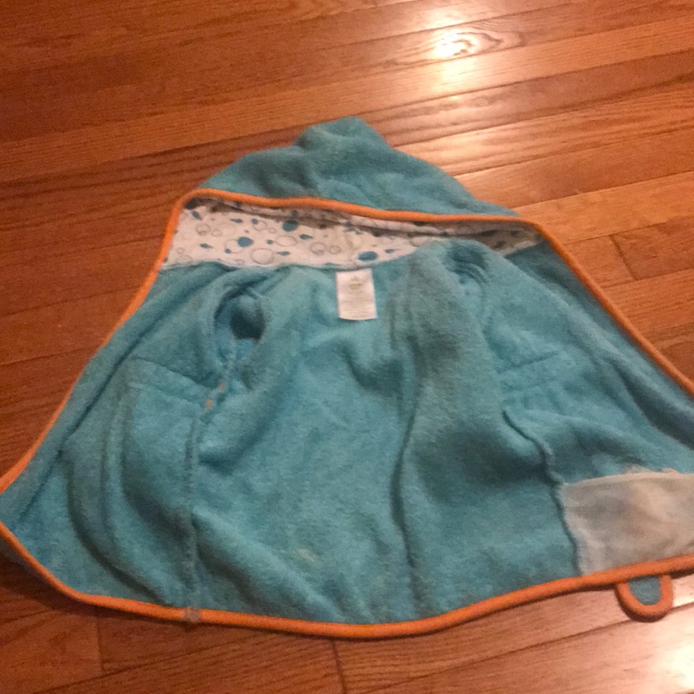 Selling a baby Nemo robe.